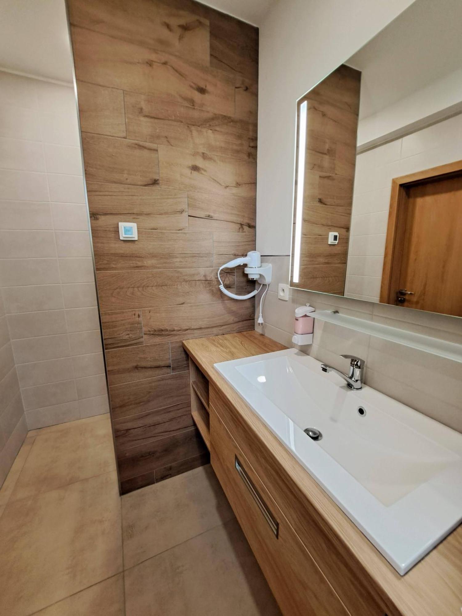 6Bits Apartments Єсеник Екстер'єр фото